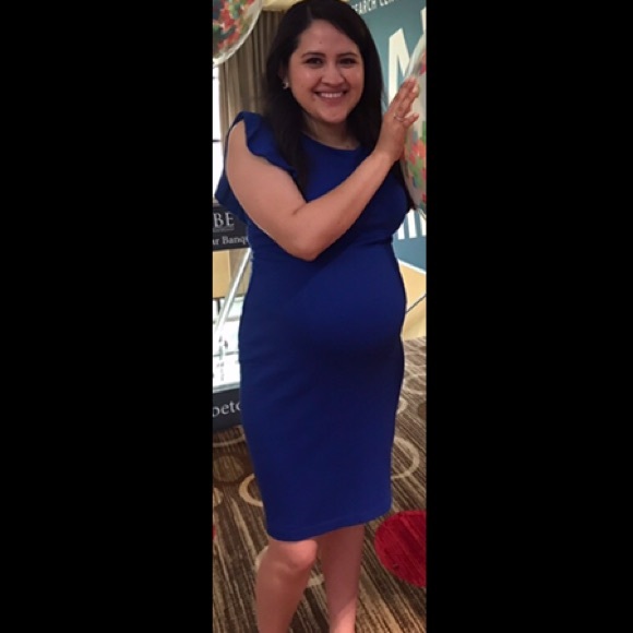 A Pea in a Pod Maternity Dress - Picture 2 of 8